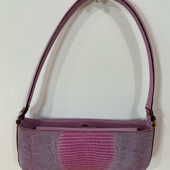Ferragamo baguette bag, Stunning Lavender Embossed Leather, Early 00’s - Picture 5 of 6